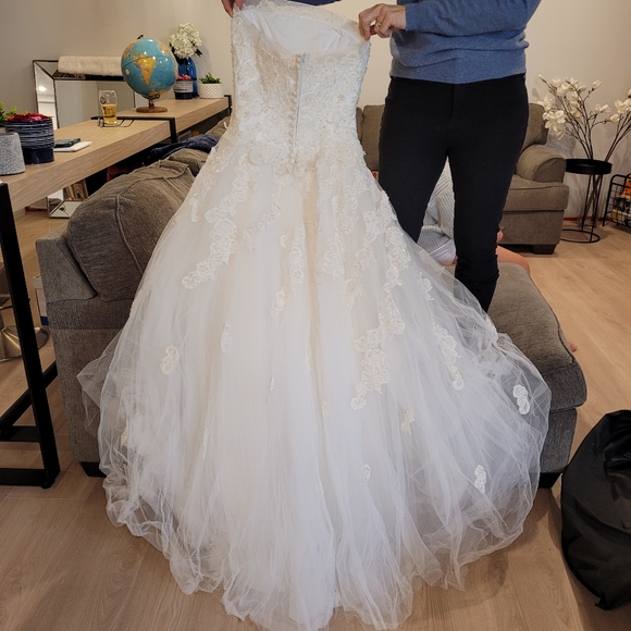 Wedding dress - Picture 5 of 9